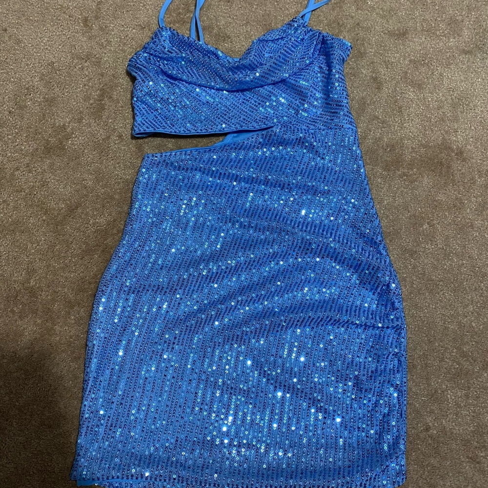 Sparkly Light Blue short formal dress with open rib - size xs (fits small)